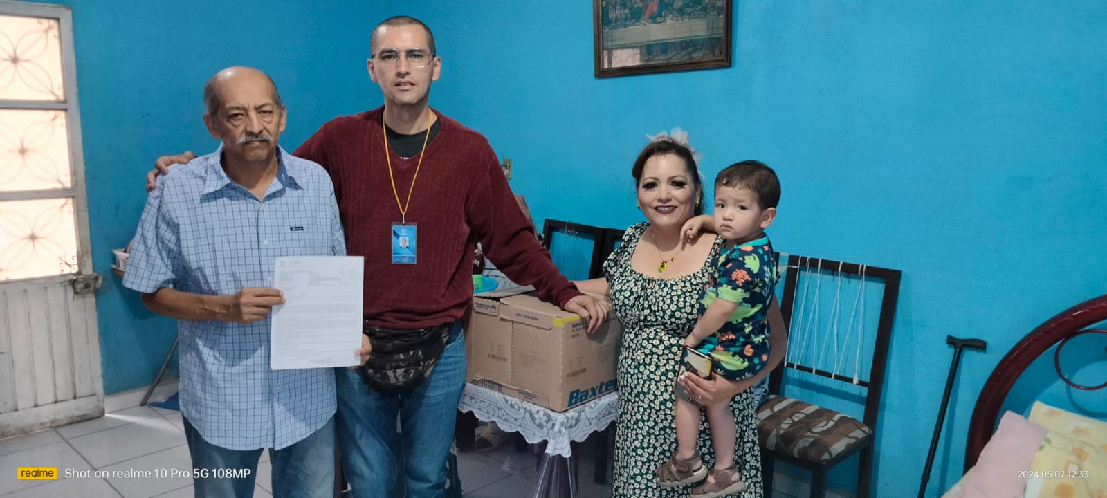 Entrega de Cajas de Diálisis a Personas de Bajos Recursos