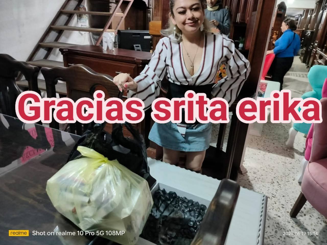 MUCHAS GRACIAS A LA SRITA. ERIKA PORQUE ES UNA GRAN VOLUNTARIA.