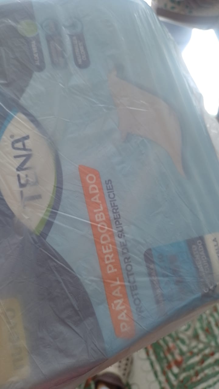 GRACIAS SEÑORA PATRICIA MORENO , CRISSAN YURIRIA UN BOOM PARA AYUDAR A LA GENTE. DONACION DE PAÑALES.