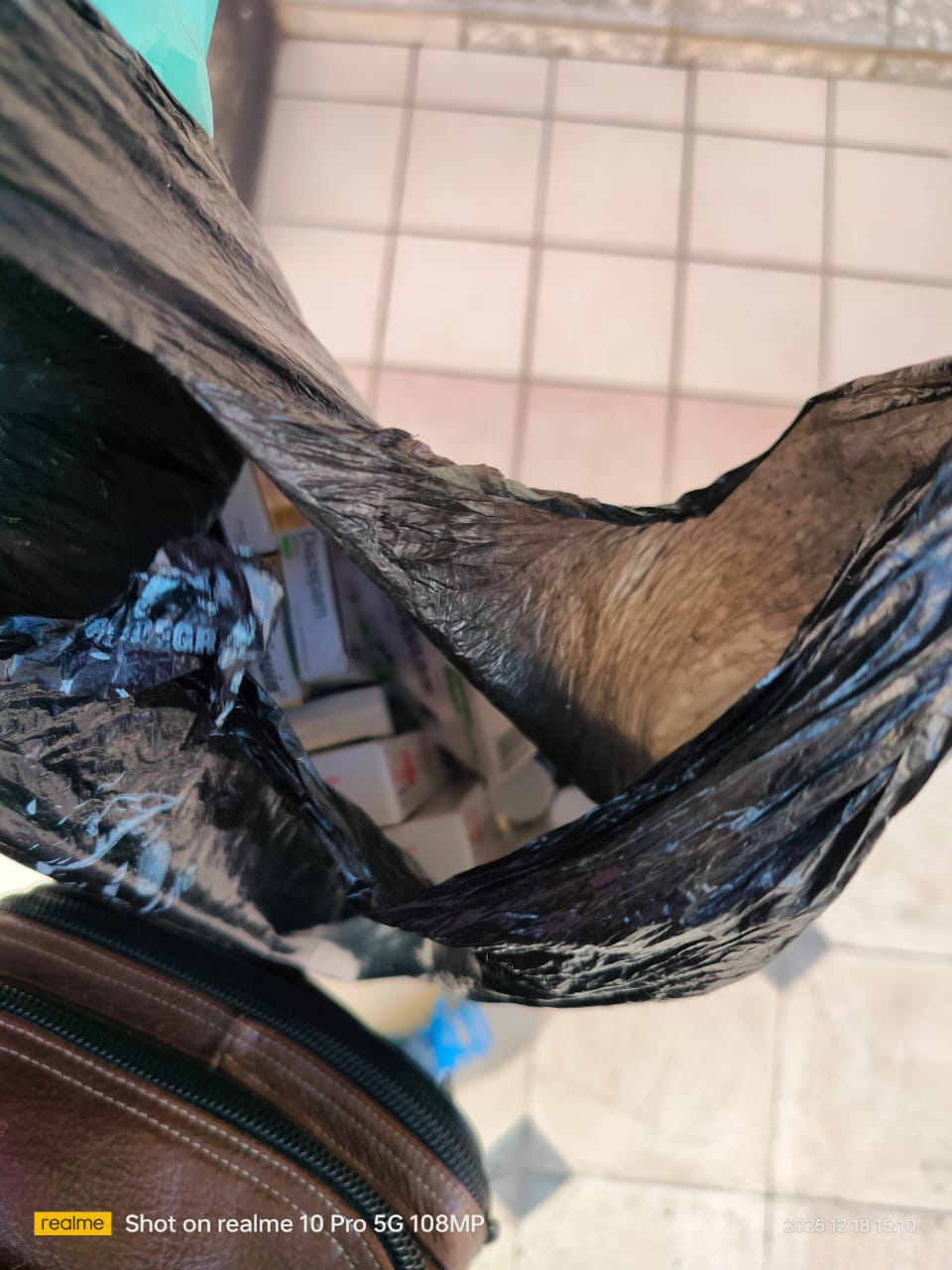 GRACIAS A LA MAESTRA MAXI GONZALEZ Y SRITA ERIKA QUE NOS AYUDAN CON MEDICINA..