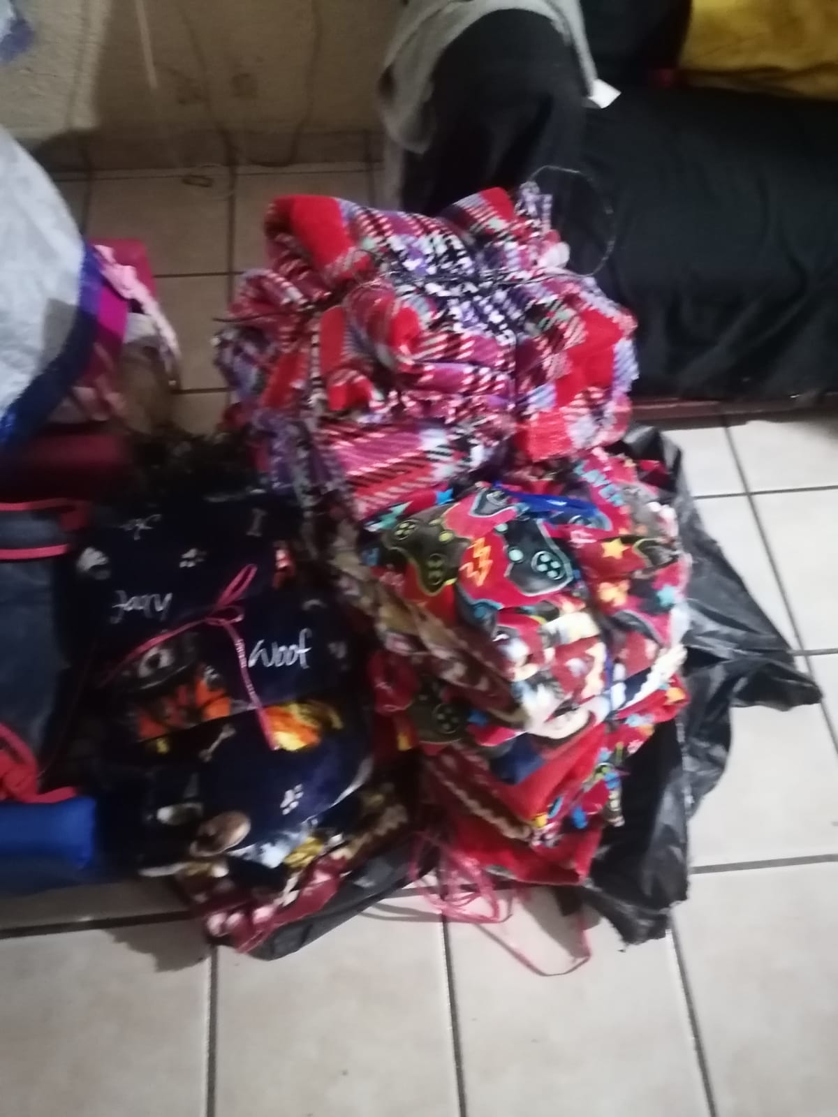 LLEGAN LAS FRAZADAS A VALLE DE SANTIAGO.