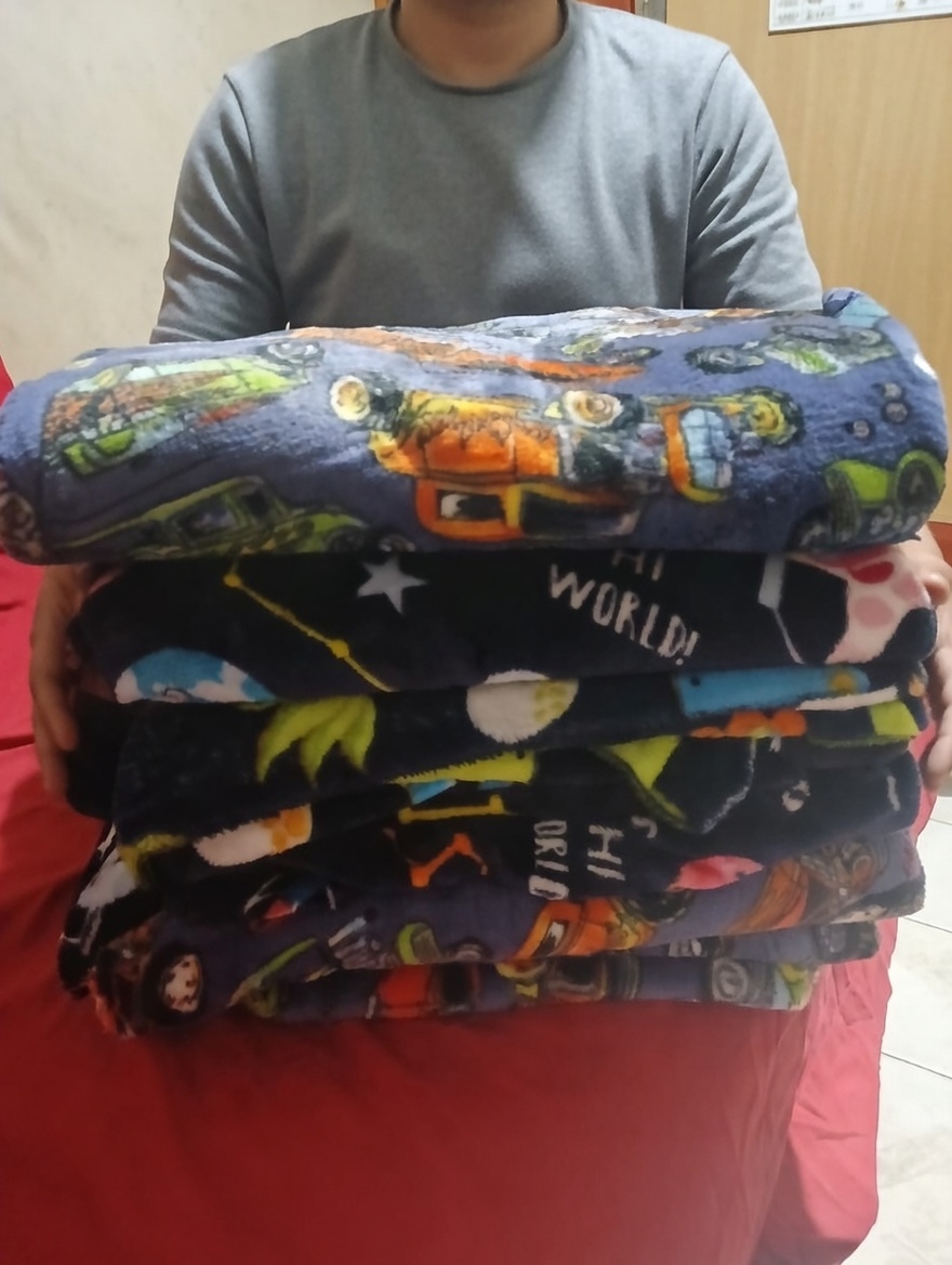 ENTREGA DE FRAZADAS EN SALAMANCA.