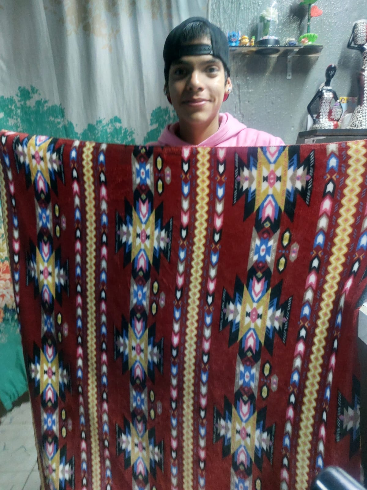 CRISSAN SALAMANCA MUY FUERTE PARA AYUDAR A QUIEN MENOS TIENE.