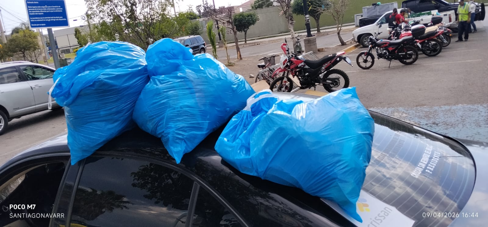 ESTAMOS ORGULLOSOS  DE RECIBIR ESTAS BOLSAS DE DONACION POR PARTE FAMILIA ROA MOSQUEDA.