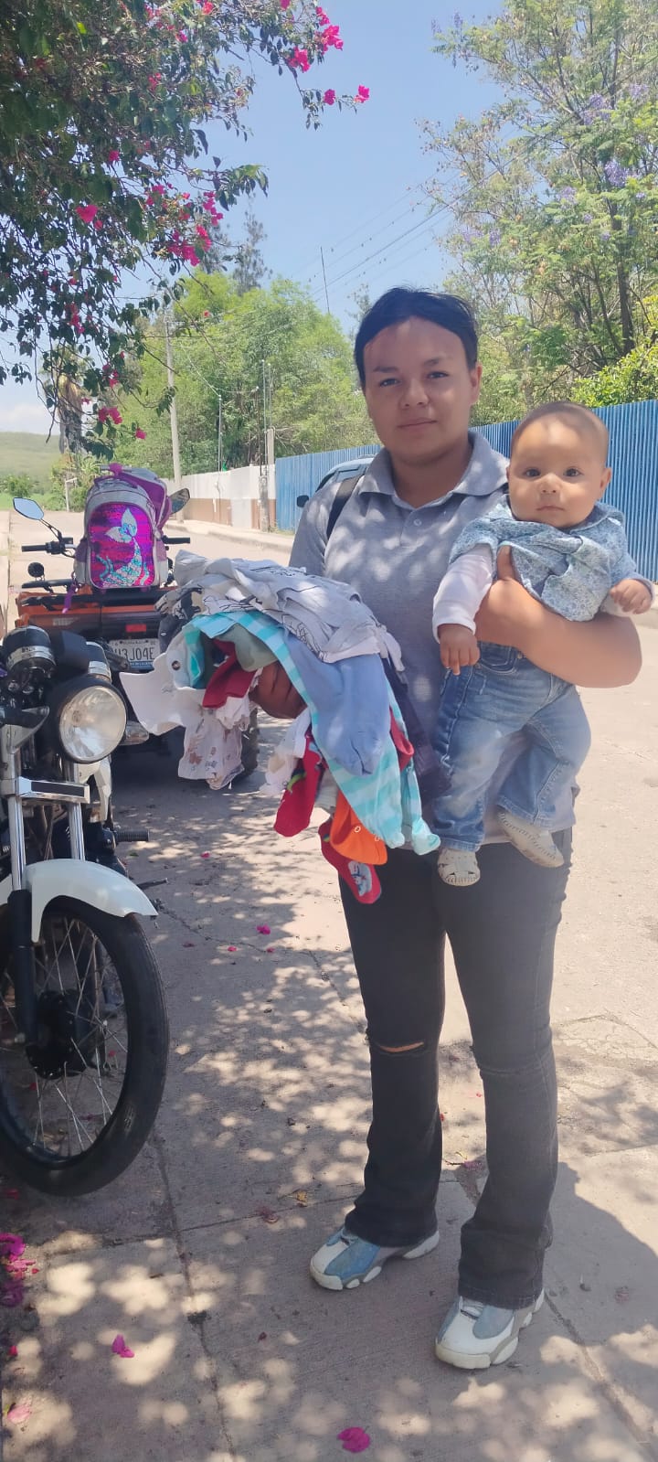 GRAN BRIGADA DE SALUD Y ROPA EN JARAL DEL PROGRESO.