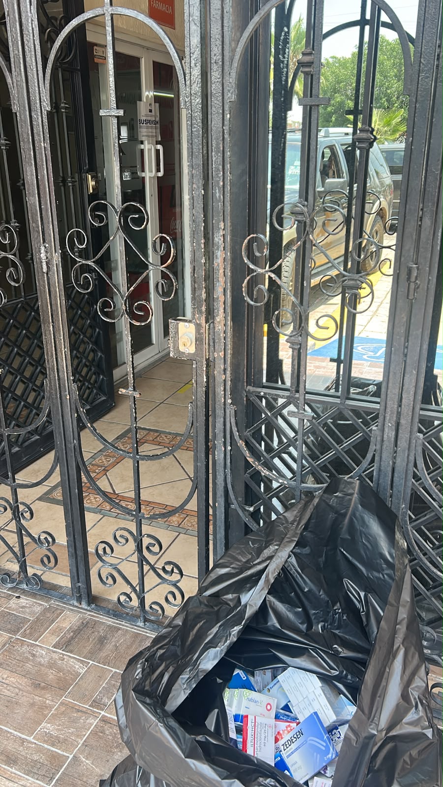 GRACIAS A CLINICA SAN SEBASTIAN POR SU AYUDA A CRISSAN SALAMANCA Y CRISSAN VALLE.