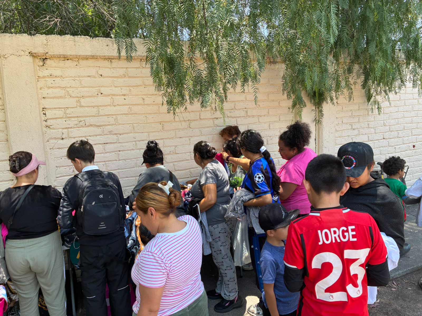 GRAN BRIGADA EN COMUNIDADES DE SALAMANCA, CRISSAN AYUDANDO DE CORAZON.